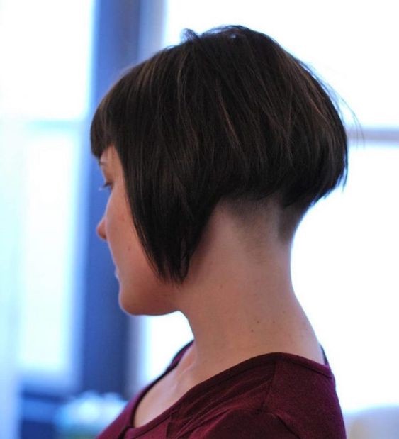 Carré plongeant nuque rasé : 32 modèles pour vous 22
