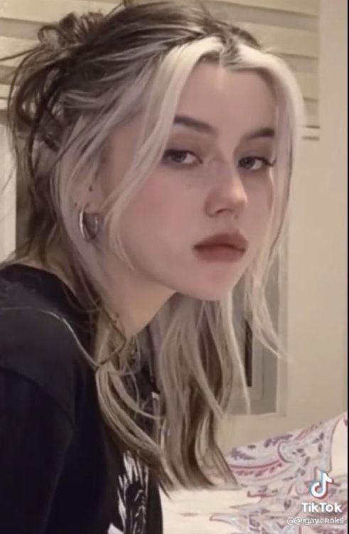 15 Coupes de cheveux grunge pour fille stylée 3 15 Coupes de cheveux grunge pour fille stylée 3