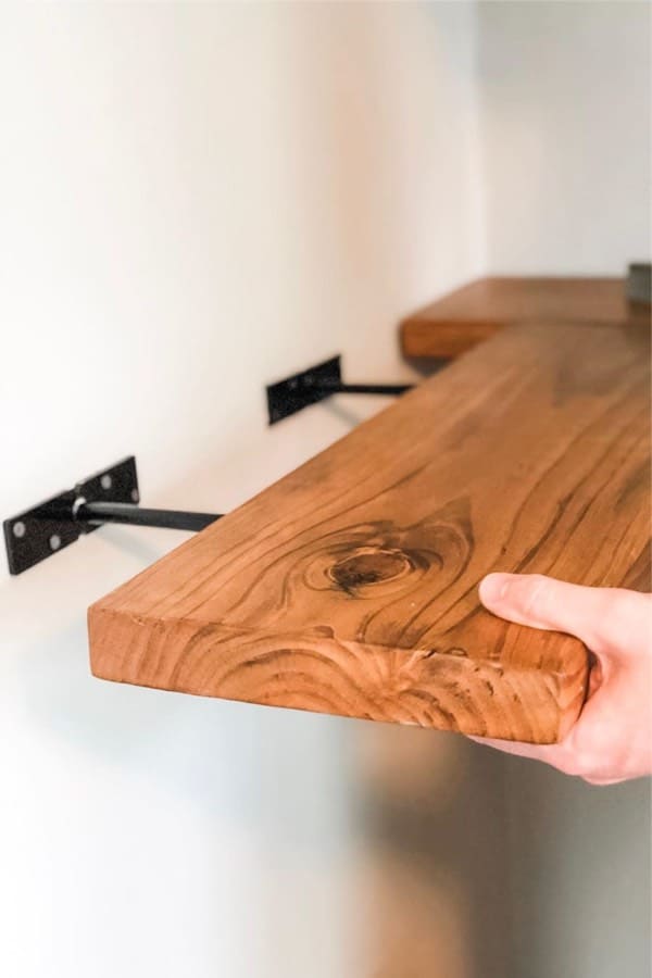 22+ Meilleures idées d'étagères flottantes pour 2023 3 easy floating shelve ideas