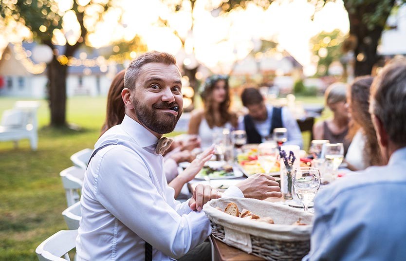 Les 9 erreurs à éviter absolument quand tu es invitée à un mariage 3