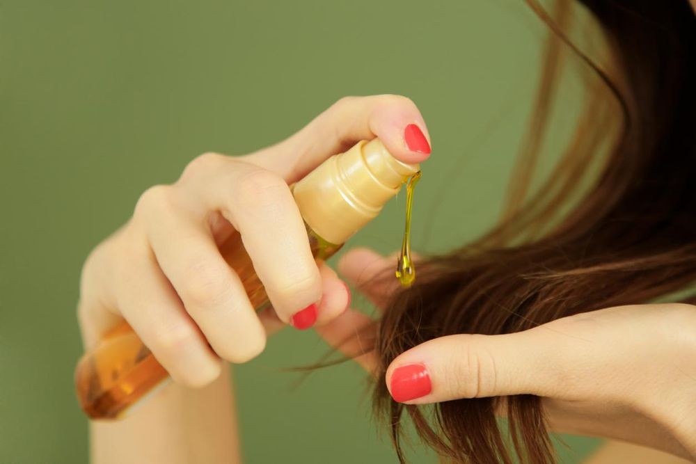 L'huile de Ricin: miracle pour ongles et cheveux 2 L'huile de Ricin: miracle pour ongles et cheveux 2
