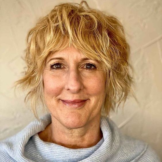 Quelle coupe à faible entretien pour les femmes de 60 ans aux cheveux fins ? 18 Quelle coupe à faible entretien pour les femmes de 60 ans aux cheveux fins ? 18