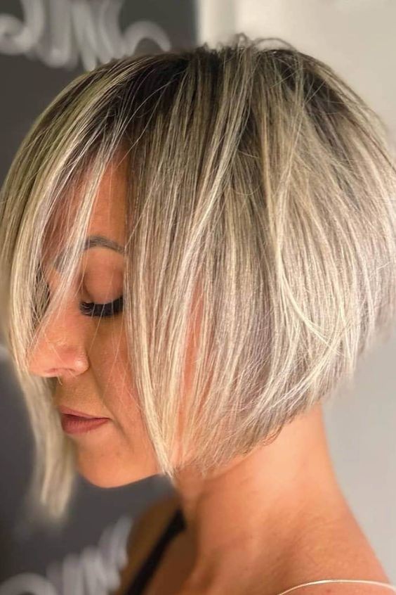 Quelle coupe à faible entretien pour les femmes de 60 ans aux cheveux fins ? 3 Quelle coupe à faible entretien pour les femmes de 60 ans aux cheveux fins ? 3