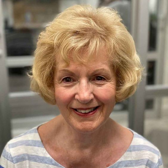 Quelle coupe à faible entretien pour les femmes de 60 ans aux cheveux fins ? 21 Quelle coupe à faible entretien pour les femmes de 60 ans aux cheveux fins ? 21
