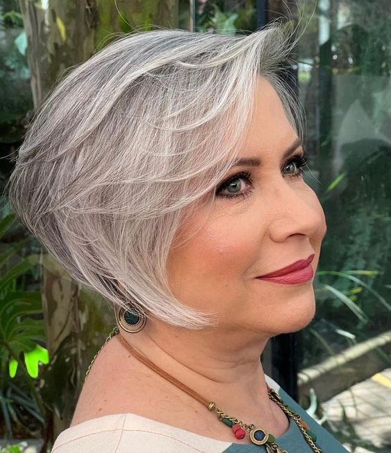 Quelle coupe à faible entretien pour les femmes de 60 ans aux cheveux fins ? 25 Quelle coupe à faible entretien pour les femmes de 60 ans aux cheveux fins ? 25