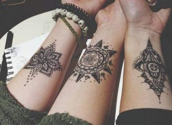 19 belles idées de tatouages mandala pour femme 16 19 belles idées de tatouages mandala pour femme 16