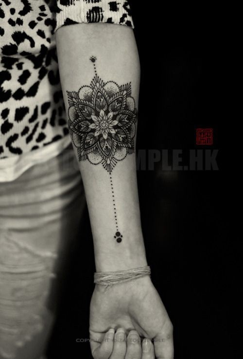 19 belles idées de tatouages mandala pour femme 18 19 belles idées de tatouages mandala pour femme 18