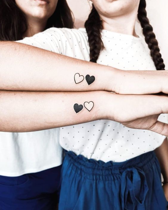 Tatouage sœur minimaliste : Les 31 tatouages ??assortis les plus cool dont vous avez besoin 20
