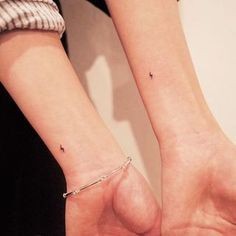 Tatouage sœur minimaliste : Les 31 tatouages ??assortis les plus cool dont vous avez besoin 26