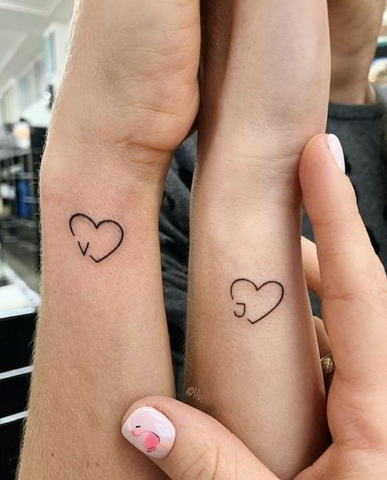 Tatouage sœur minimaliste : Les 31 tatouages ??assortis les plus cool dont vous avez besoin 4