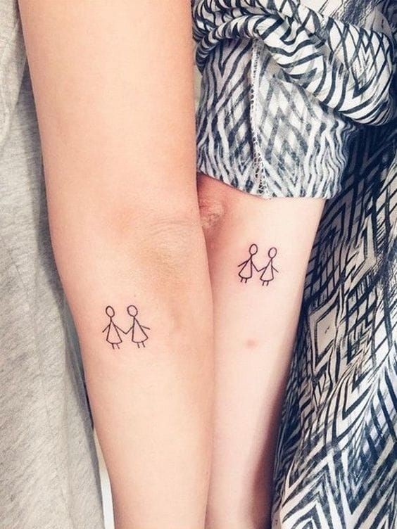 Tatouage sœur minimaliste : Les 31 tatouages ??assortis les plus cool dont vous avez besoin 32