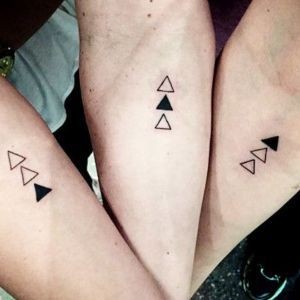Tatouage sœur minimaliste : Les 31 tatouages ??assortis les plus cool dont vous avez besoin 39