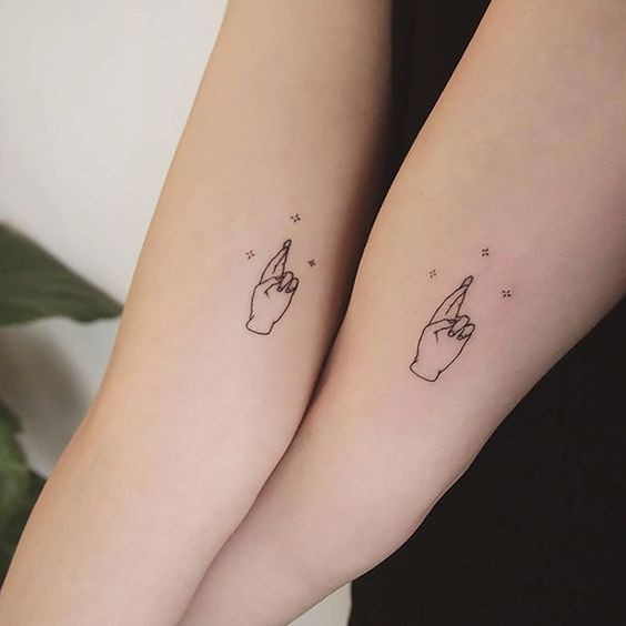 Tatouage sœur minimaliste : Les 31 tatouages ??assortis les plus cool dont vous avez besoin 43