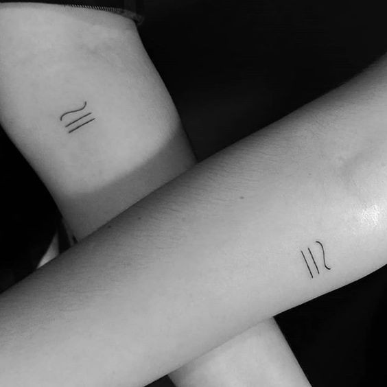 Tatouage sœur minimaliste : Les 31 tatouages ??assortis les plus cool dont vous avez besoin 9