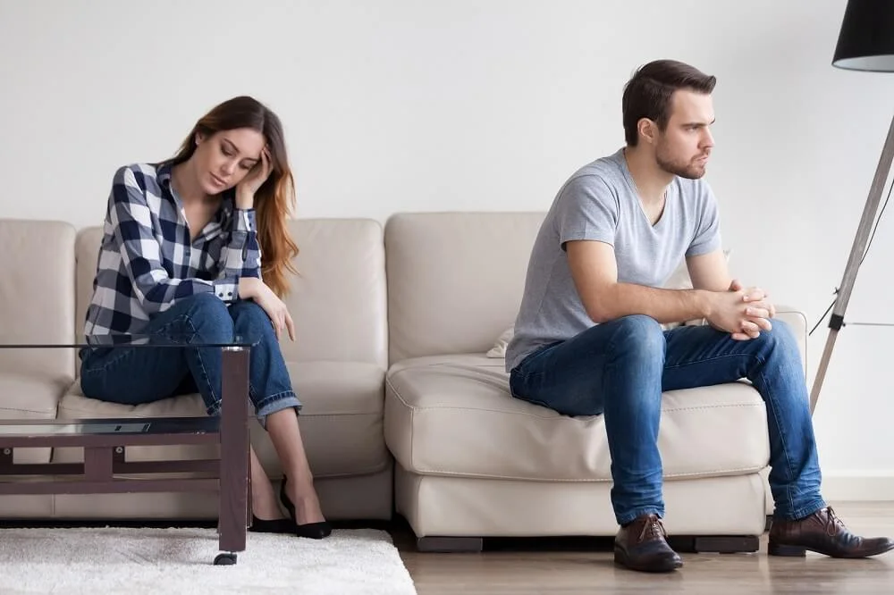 Un Homme Distant Peut-il Être Amoureux ? Comprendre la Distance Émotionnelle 2