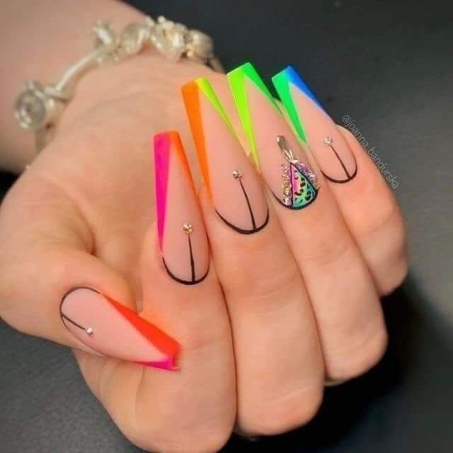 27 idées de nail art pour des ongles colorés 4 27 idées de nail art pour des ongles colorés 4