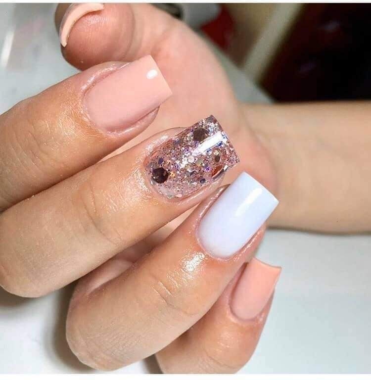 13 idées d'ongles dans les tons tendances 6