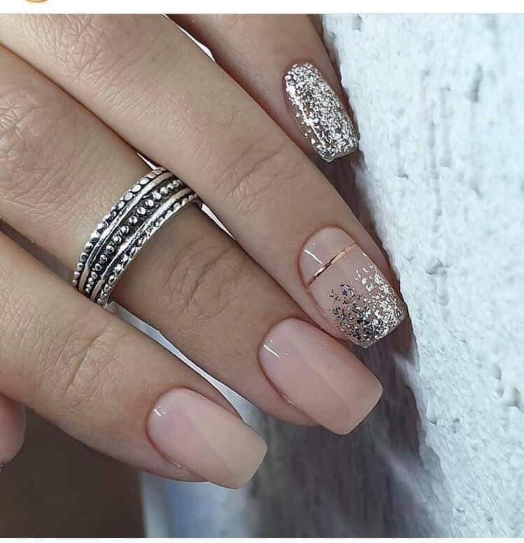13 idées d'ongles dans les tons tendances 8
