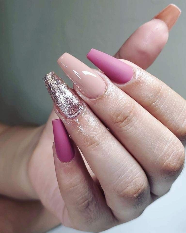 13 idées d'ongles dans les tons tendances 15