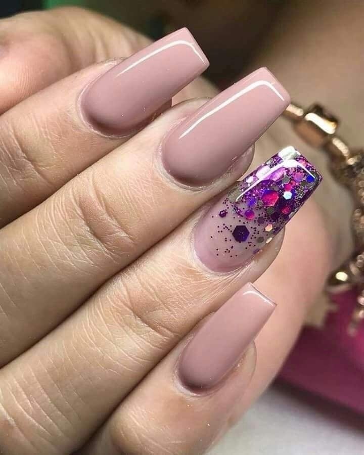13 idées d'ongles dans les tons tendances 16