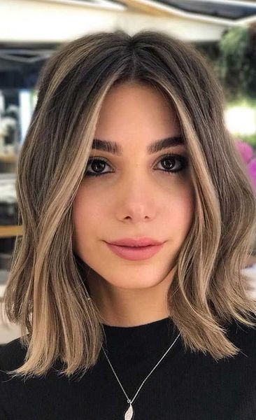 27 Balayages stylées sur cheveux mi-longs 1 27 Balayages stylées sur cheveux mi-longs 1