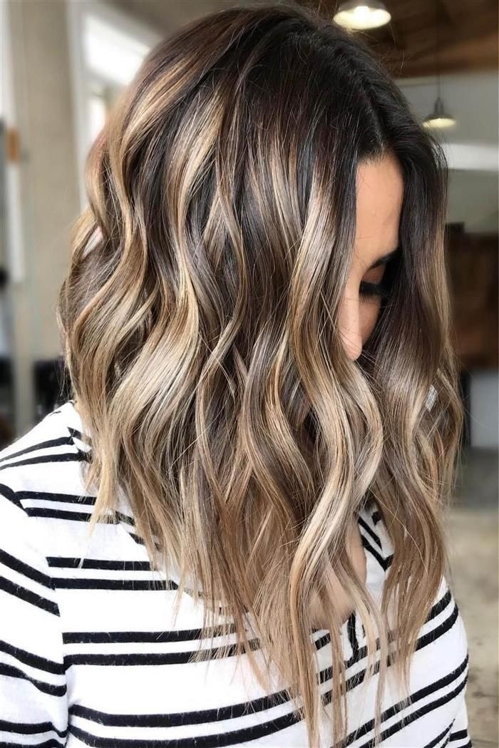 27 Balayages stylées sur cheveux mi-longs 6 27 Balayages stylées sur cheveux mi-longs 6