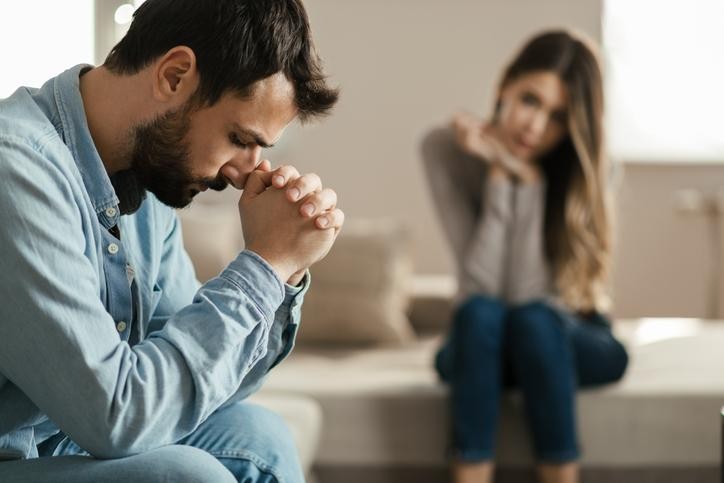 Les 8 signes qu'une femme n'aime plus son mari 8 Les 8 signes qu'une femme n'aime plus son mari 8
