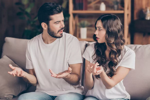 Les 8 signes qu'une femme n'aime plus son mari 2 Les 8 signes qu'une femme n'aime plus son mari 2