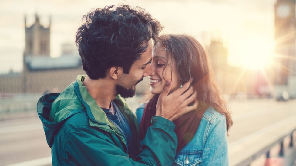 Je suis bien avec elle mais pas amoureux 13 Je suis bien avec elle mais pas amoureux 13