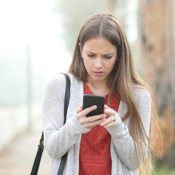 Pourquoi un homme cache qu'il a une copine ? 5 Pourquoi un homme cache qu'il a une copine ? 5