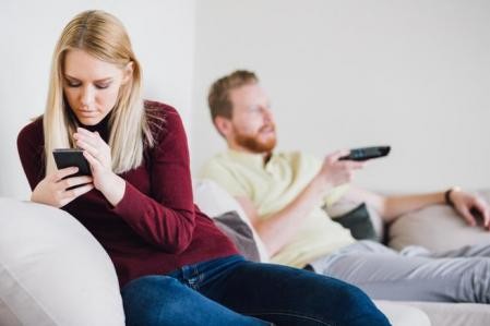 Pourquoi un homme cache qu'il a une copine ? 6 Pourquoi un homme cache qu'il a une copine ? 6
