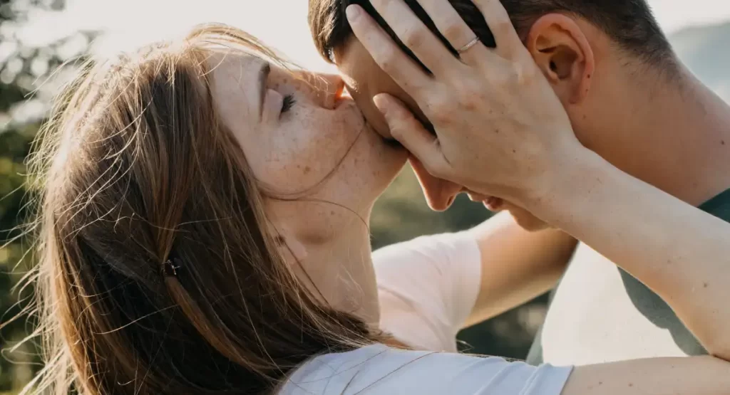 Pourquoi un homme cache qu'il a une copine ? 2 Pourquoi un homme cache qu'il a une copine ? 2