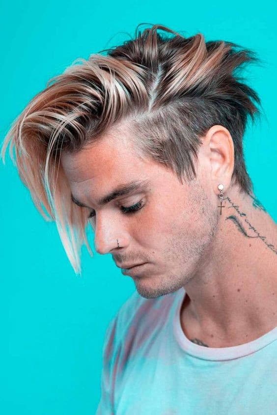 23 coupes de cheveux mi-décolorées pour hommes en 2023 4 23 coupes de cheveux mi-décolorées pour hommes en 2023 4