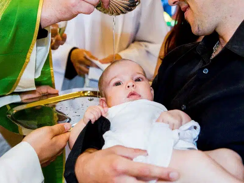 24 Jolis textes de félicitations pour un baptême de bébé fille 1