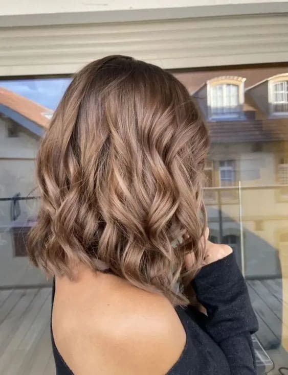 Blond foncé : Nos 22 Modèles Tendances en 2023 1 Blond foncé : Nos 22 Modèles Tendances en 2023 1