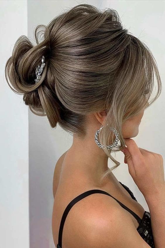 Blond foncé : Nos 22 Modèles Tendances en 2023 3 Blond foncé : Nos 22 Modèles Tendances en 2023 3