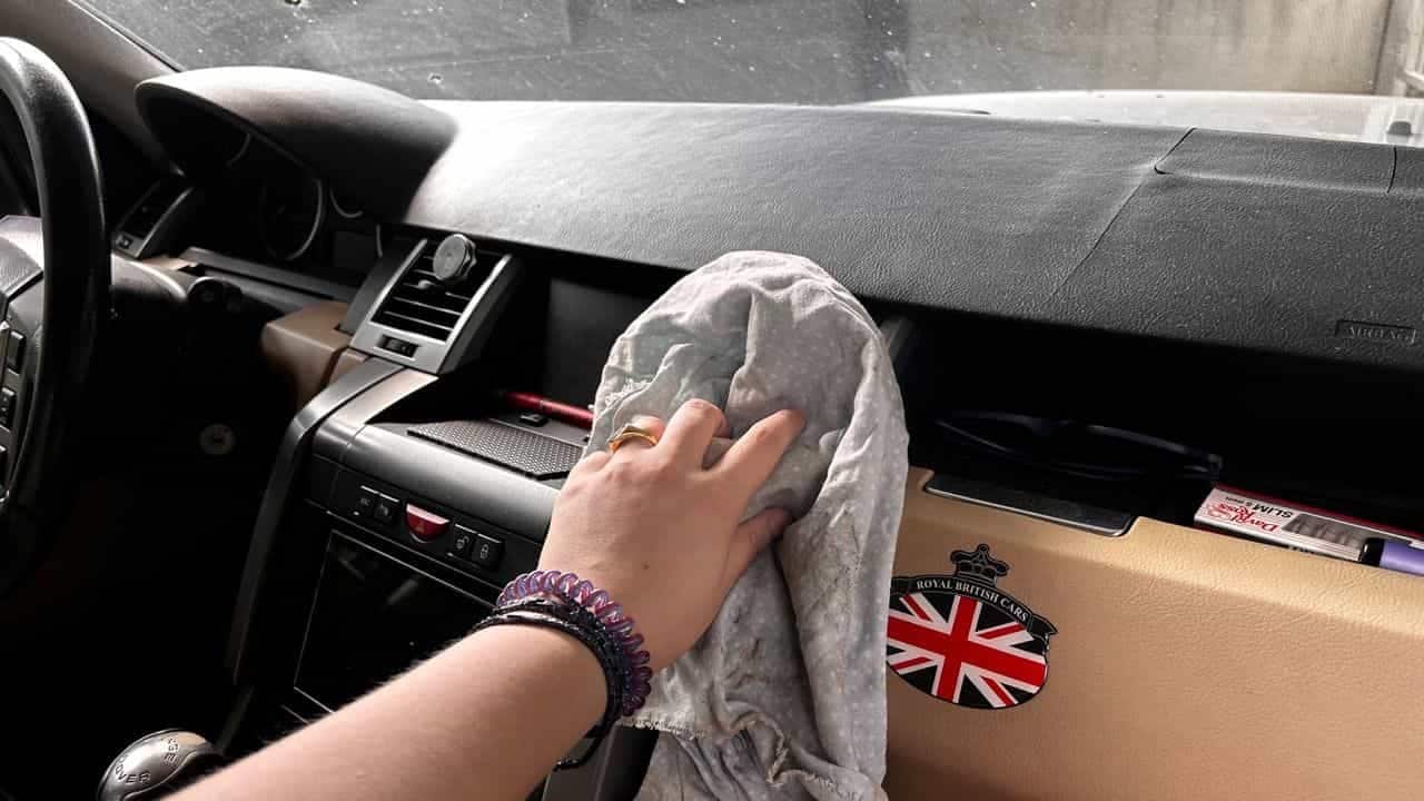 Climatisation, avec l'astuce du chiffon vous rafraîchissez toute la voiture en quelques minutes 1 Climatisation, avec l'astuce du chiffon vous rafraîchissez toute la voiture en quelques minutes 1