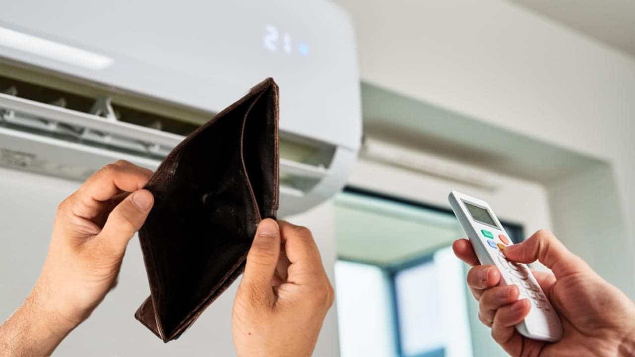 Climatiseur, si tu l'éteins comme ça, tu te trompes : ça consomme beaucoup 1 Climatiseur, si tu l'éteins comme ça, tu te trompes : ça consomme beaucoup 1