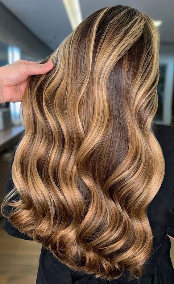 Couleur Cheveux Caramel : 44 Nuances & Modèles Tendance 2023 25 Couleur Cheveux Caramel : 44 Nuances & Modèles Tendance 2023 25
