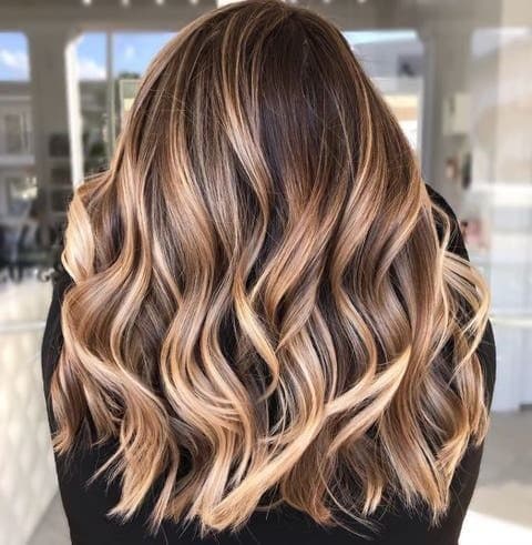 Blond foncé : Nos 22 Modèles Tendances en 2023 36 Blond foncé : Nos 22 Modèles Tendances en 2023 36
