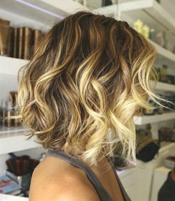 Blond foncé : Nos 22 Modèles Tendances en 2023 25 Blond foncé : Nos 22 Modèles Tendances en 2023 25