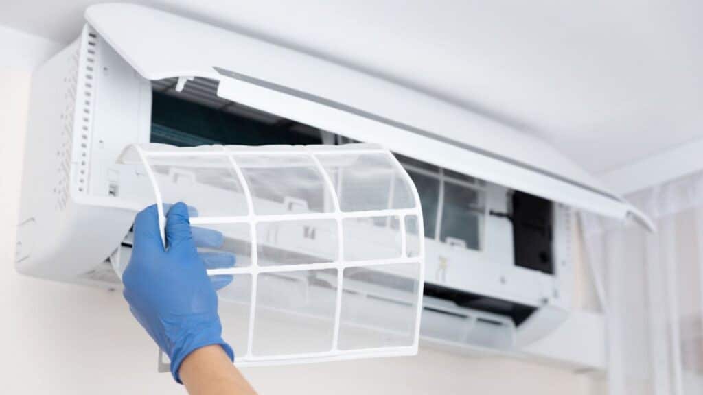 Filtre de climatisation : Guide complet pour un nettoyage efficace 4 Filtre de climatisation : Guide complet pour un nettoyage efficace 4