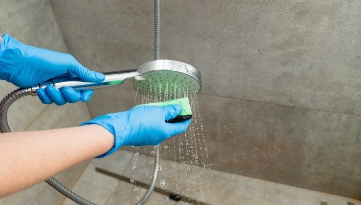 Jetez une tablette de lave-vaisselle dans la douche – la raison est surprenante 3 Jetez une tablette de lave-vaisselle dans la douche – la raison est surprenante 3