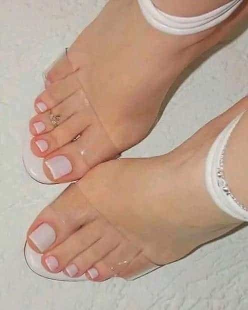 Pédicure été 2023 : La beauté commence par les ongles des pieds 22 Pédicure été 2023 : La beauté commence par les ongles des pieds 22