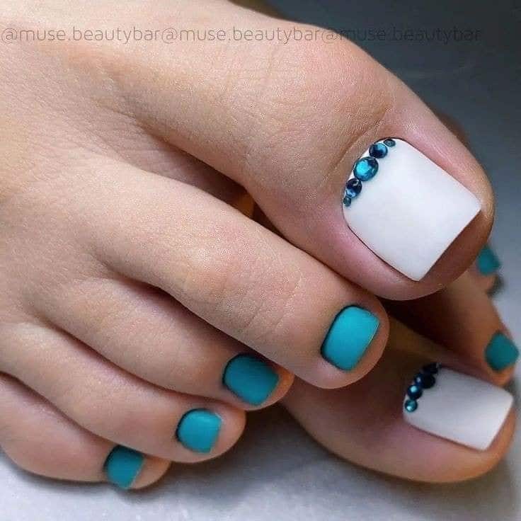 Pédicure été 2023 : La beauté commence par les ongles des pieds 8 Pédicure été 2023 : La beauté commence par les ongles des pieds 8