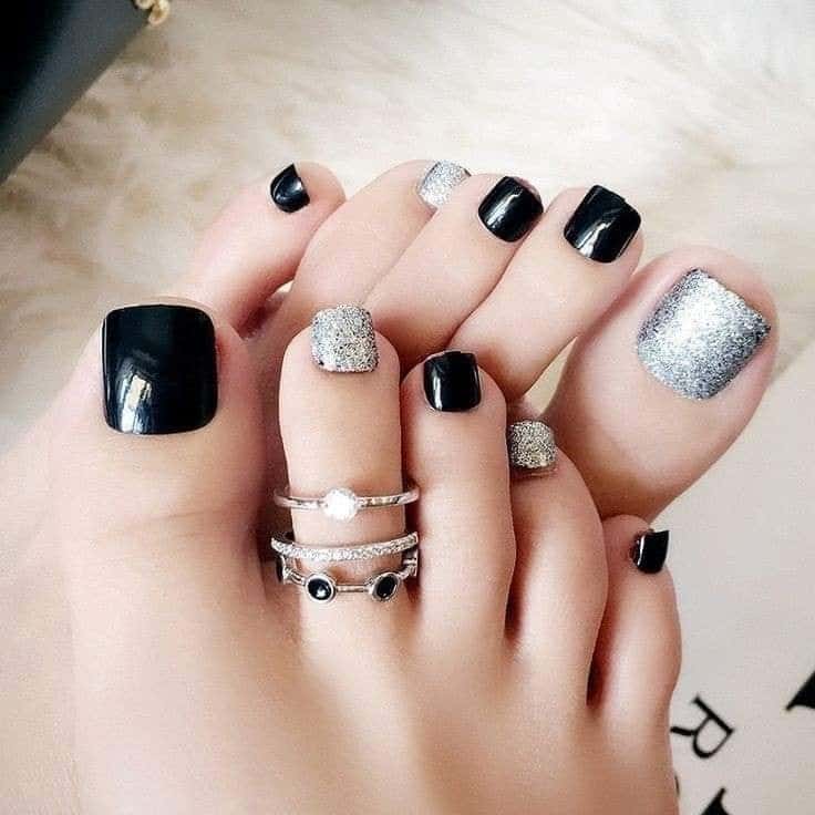 Pédicure été 2023 : La beauté commence par les ongles des pieds 9 Pédicure été 2023 : La beauté commence par les ongles des pieds 9