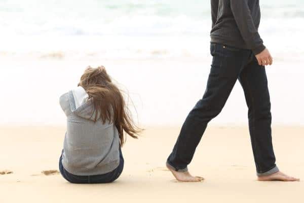 17 questions à poser à un homme qui s'éloigne 2
