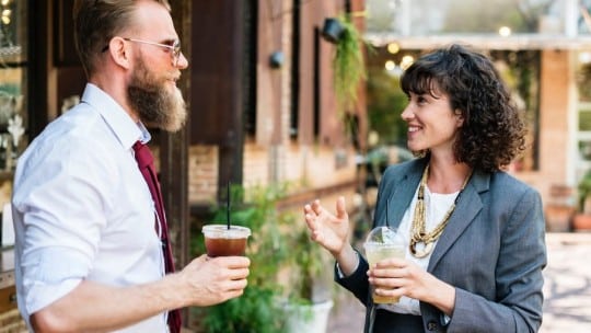 17 questions à poser à un homme qui s'éloigne 5