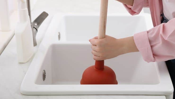 Voici le secret pour nettoyer les tuyaux d'évacuation, la méthode des plombiers sort 2 Voici le secret pour nettoyer les tuyaux d'évacuation, la méthode des plombiers sort 2