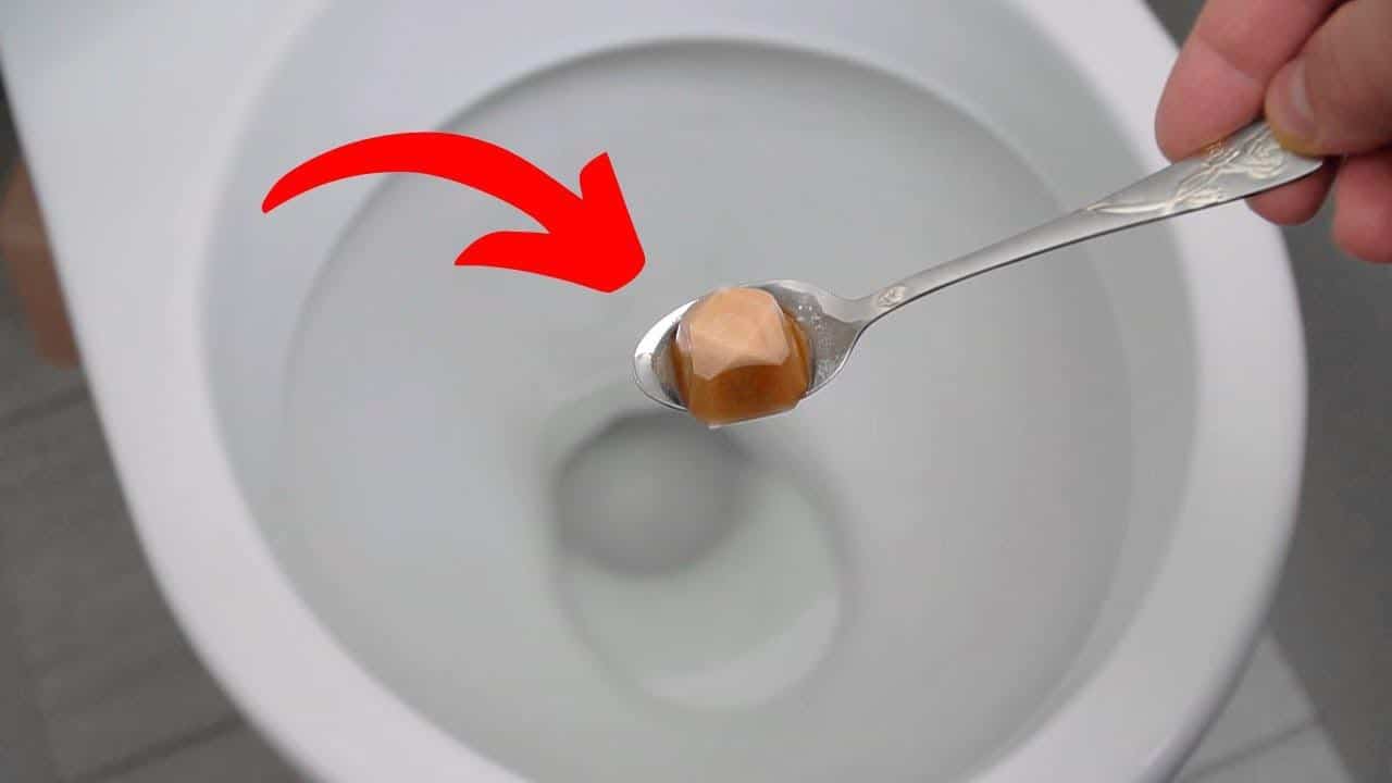20 Astuces pour retirer les taches jaunes sur les toilettes 1 20 Astuces pour retirer les taches jaunes sur les toilettes 1